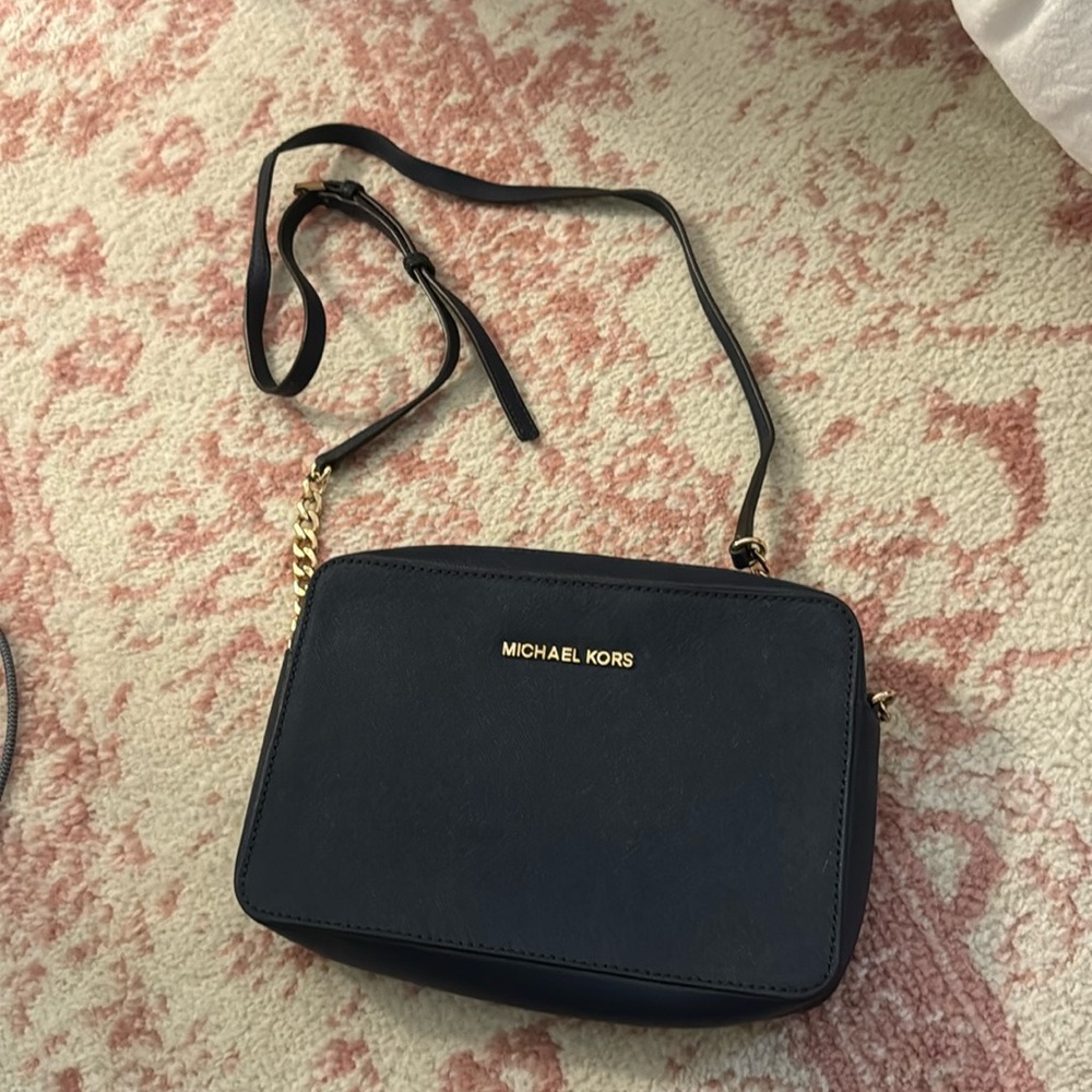 Michael kors purse cross body rectangle